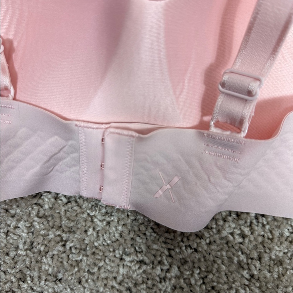 Knix pink V-Neck Bra Size 48C - Picture 8 of 13